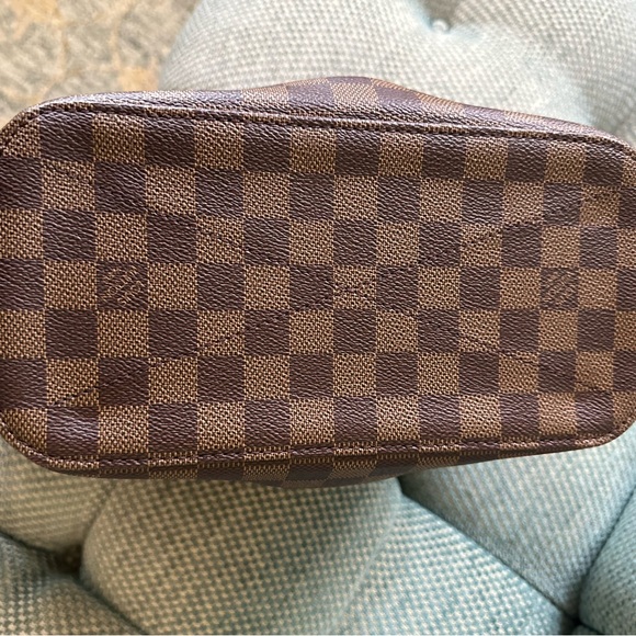 HOST PICK🔥🔥🔥Authentic Louis Vuitton box, dust bag included - Picture 7 of 11